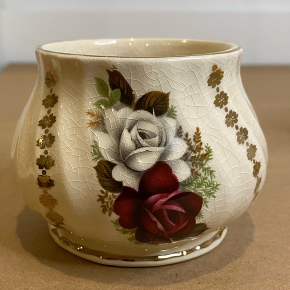 Vintage Sadler Fine Bone China Cream Sugar Red White Roses Swirl Pattern - Picture 7 of 10